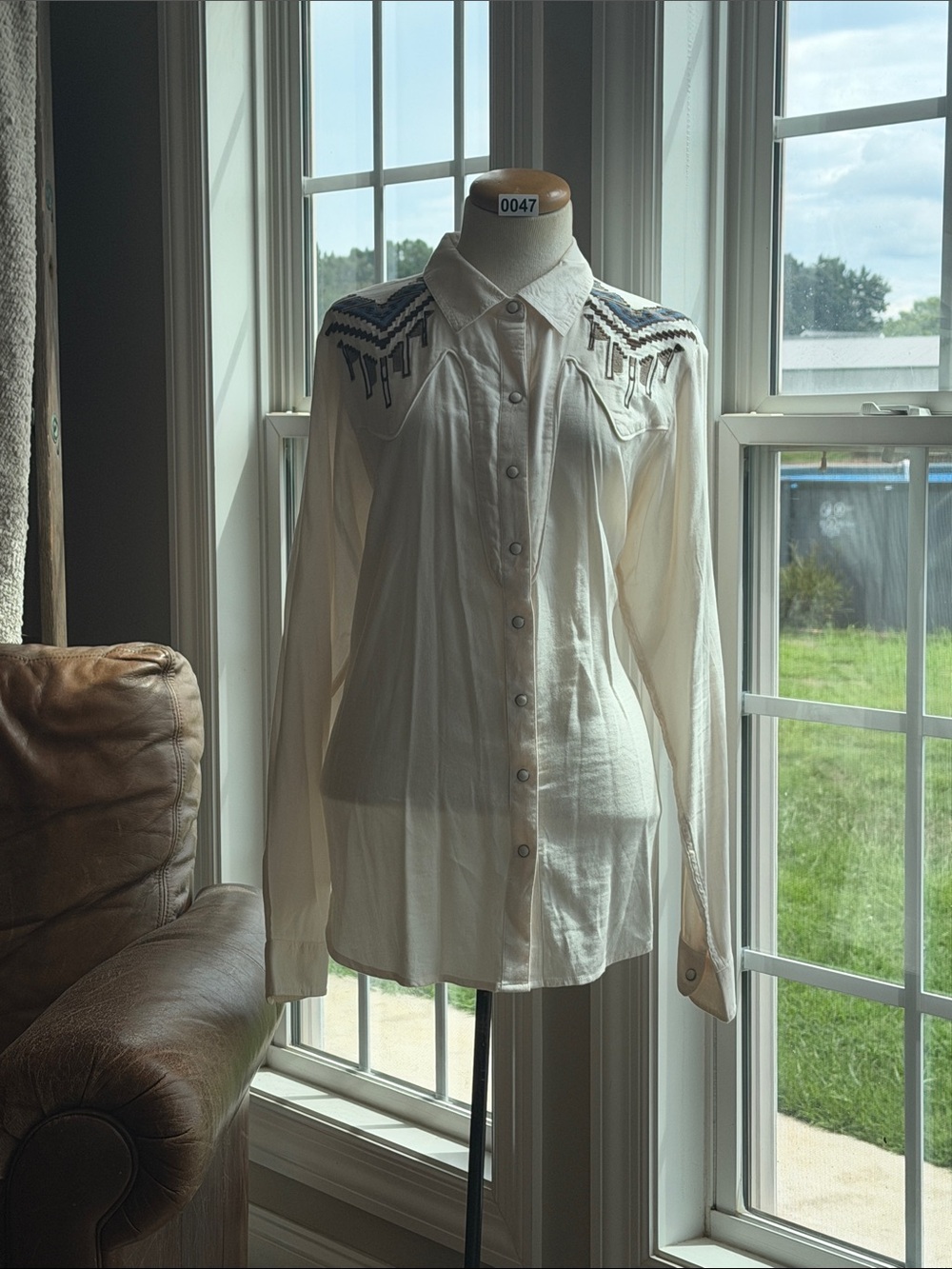 Ariat Ivory Western Pearl Snap Shirt with Navy Embroidery